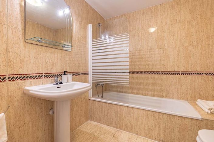 Image No.20-2 Bed Apartment for sale