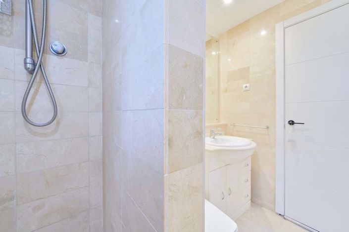 Image No.34-2 Bed Apartment for sale