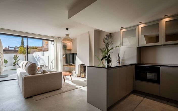 Image No.5-2 Bed Townhouse for sale