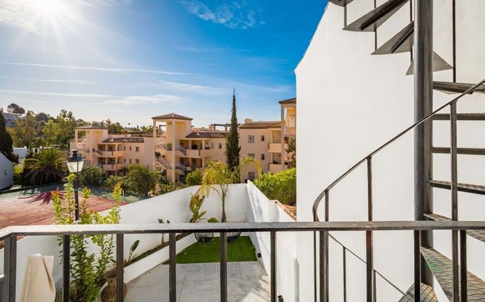 Image No.8-2 Bed Townhouse for sale