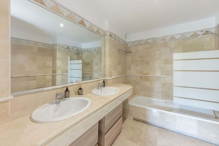 Image No.16-2 Bed Apartment for sale