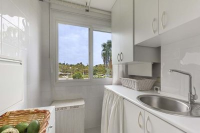 1447-663975-78d1f4f8b6655591b02d22fabb36a692d