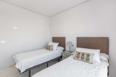 1447-664010-78d1f4f8b6655591b02d22fabb36a692d