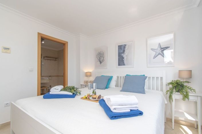 Image No.12-4 Bed Semi-Detached for sale