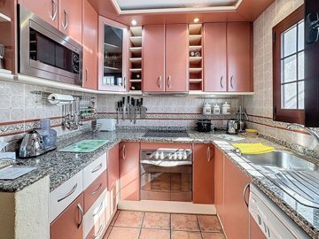 1447-664003-78d1f4f8b6655591b02d22fabb36a692d