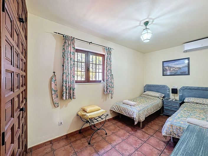 Image No.24-3 Bed Semi-Detached for sale