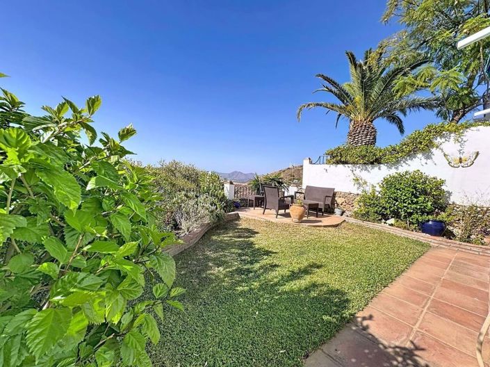 Image No.27-3 Bed Semi-Detached for sale