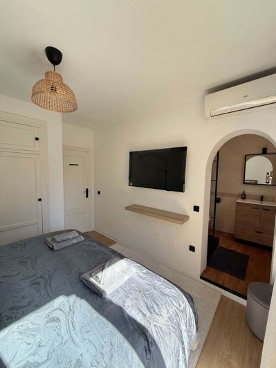 Image No.13-2 Bed Semi-Detached for sale