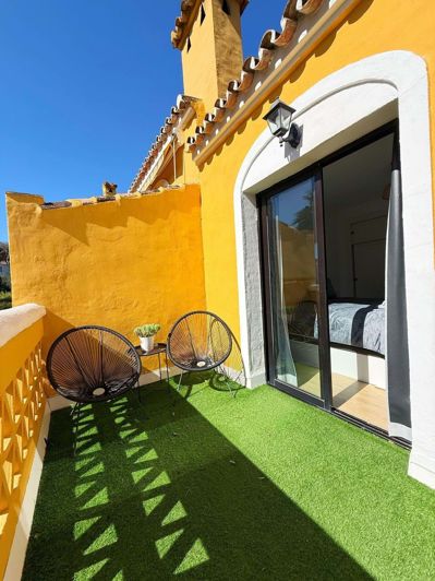 Image No.15-2 Bed Semi-Detached for sale