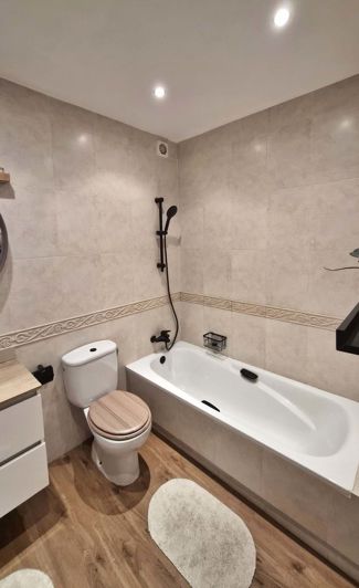 Image No.18-2 Bed Semi-Detached for sale