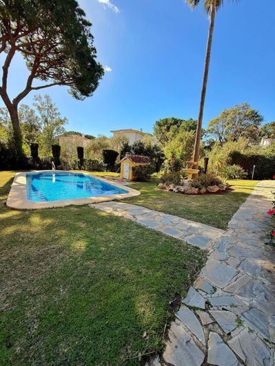 Image No.25-2 Bed Semi-Detached for sale