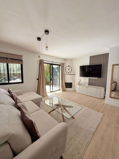 Image No.9-2 Bed Semi-Detached for sale