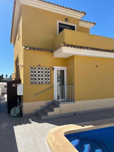 Image No.12-3 Bed Villa for sale