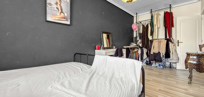 Image No.13-2 Bed Townhouse for sale