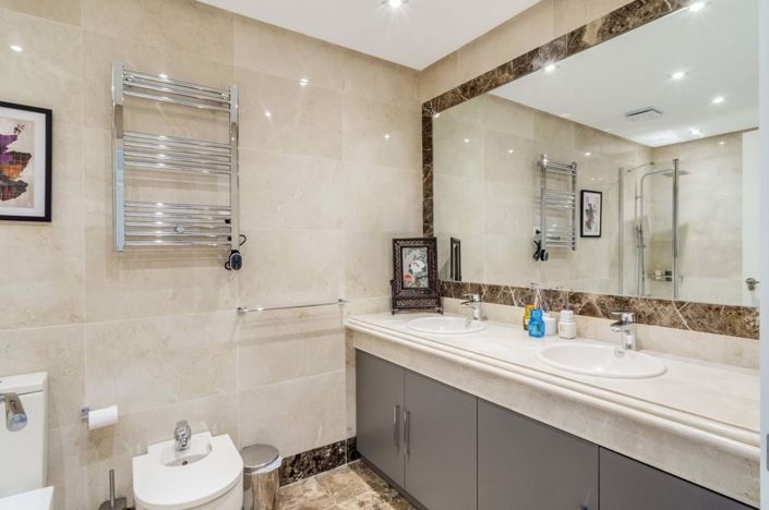 Image No.32-4 Bed Semi-Detached for sale