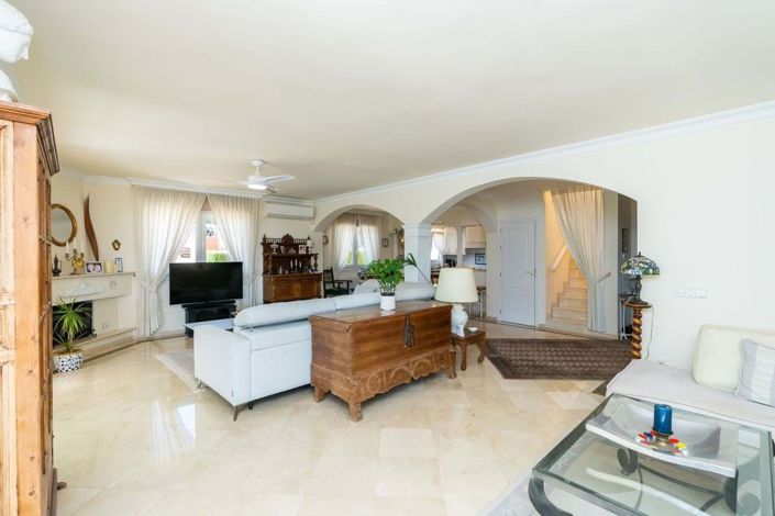 Image No.17-3 Bed Villa for sale