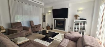 1447-664085-78d1f4f8b6655591b02d22fabb36a692d