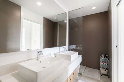 1447-664131-78d1f4f8b6655591b02d22fabb36a692d