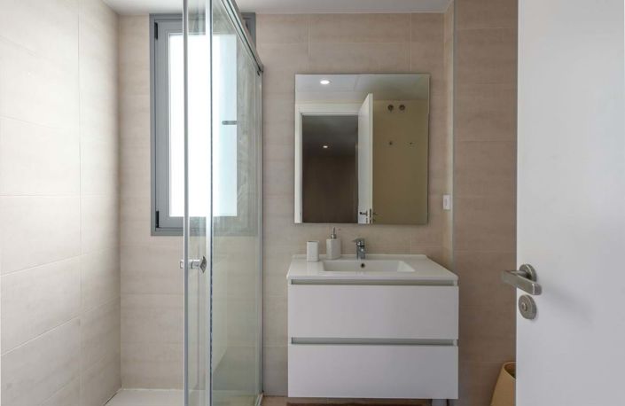 Image No.25-2 Bed Apartment for sale