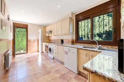 1447-664133-78d1f4f8b6655591b02d22fabb36a692d