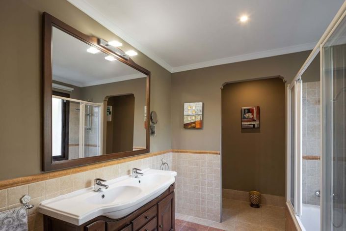 Image No.6-6 Bed Villa for sale