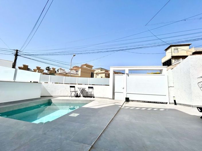 Image No.42-5 Bed Villa for sale