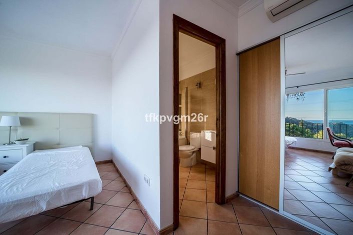 Image No.56-7 Bed Villa for sale