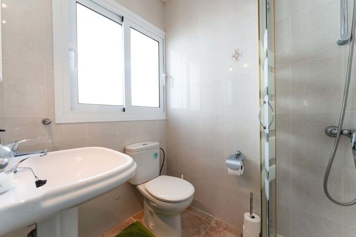 Image No.12-6 Bed Villa for sale