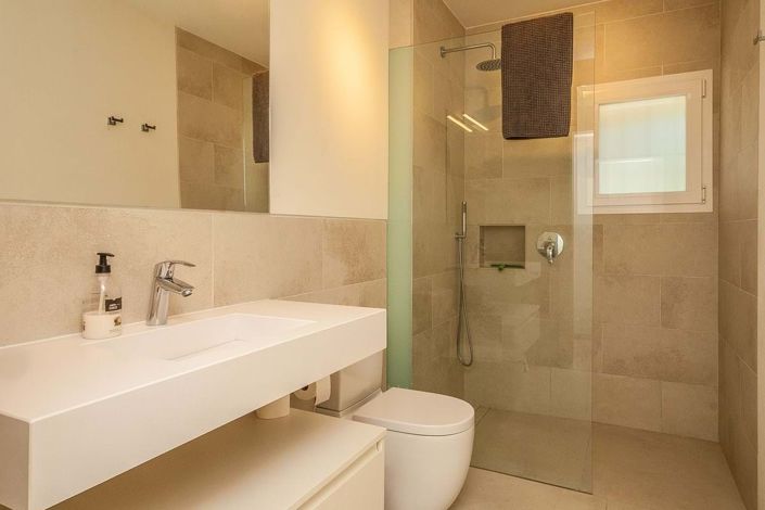 Image No.6-5 Bed Villa for sale