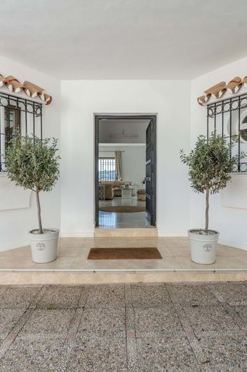 Image No.3-5 Bed Villa for sale