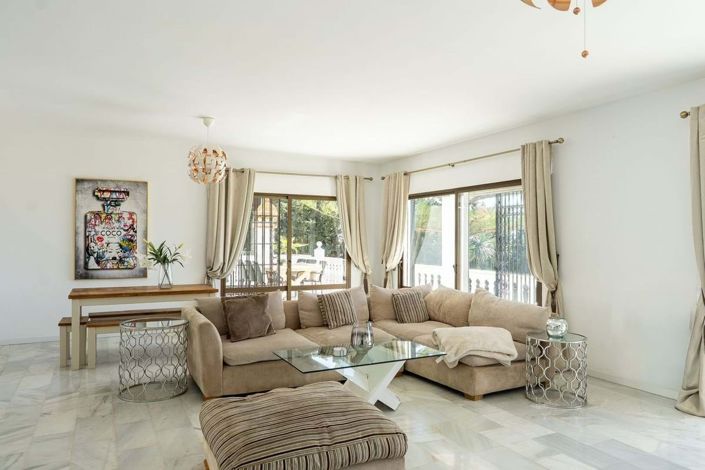 Image No.6-5 Bed Villa for sale