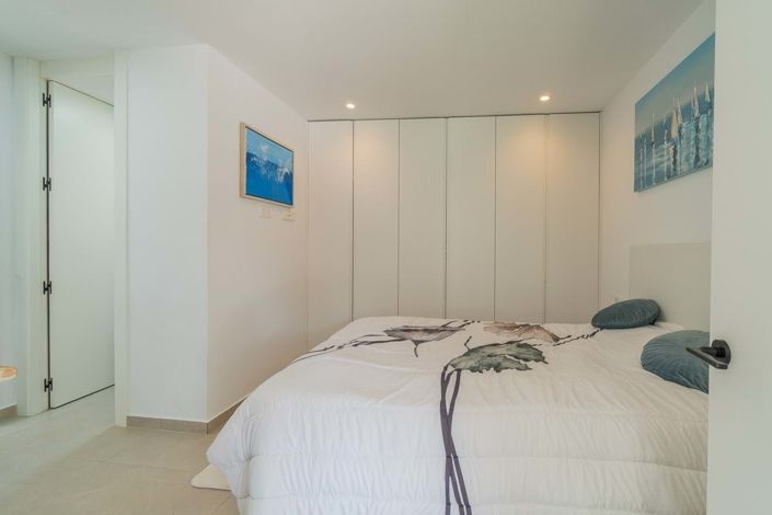 Image No.10-3 Bed Villa for sale