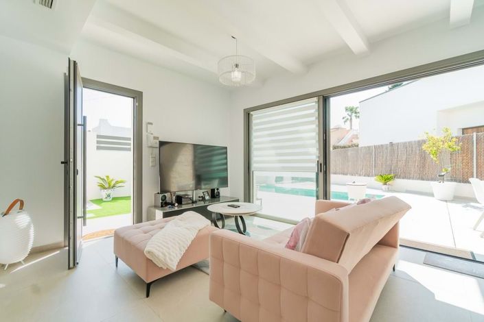 Image No.4-3 Bed Villa for sale