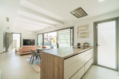 1447-664270-78d1f4f8b6655591b02d22fabb36a692d