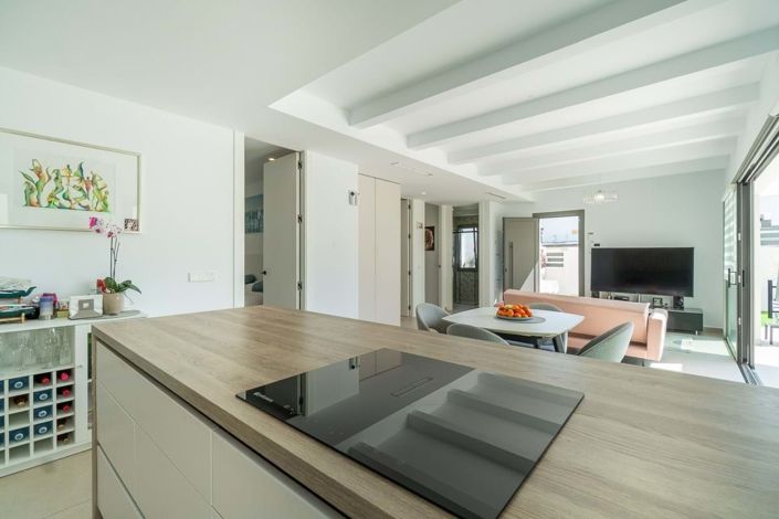 Image No.9-3 Bed Villa for sale