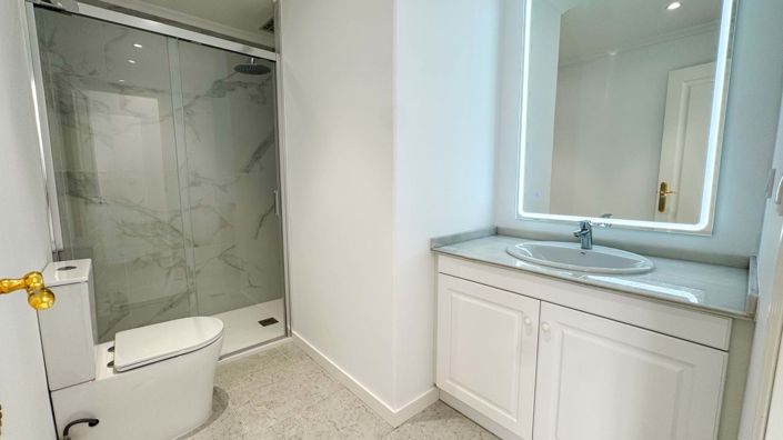 Image No.18-2 Bed Apartment for sale