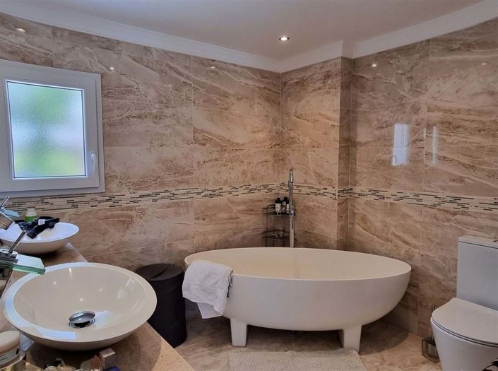 Image No.17-5 Bed Villa for sale