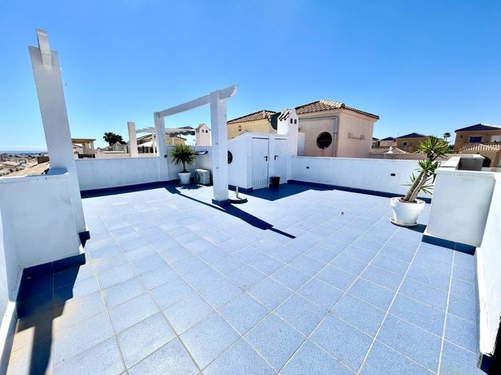 Image No.18-2 Bed Townhouse for sale
