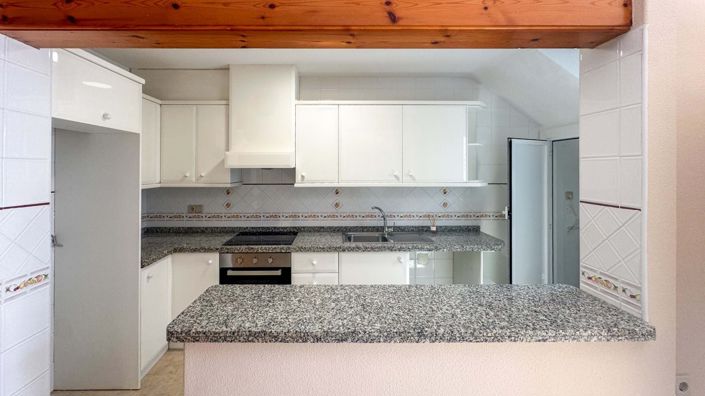 Image No.10-2 Bed Townhouse for sale