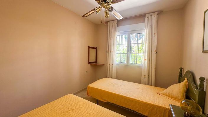 Image No.18-2 Bed Townhouse for sale