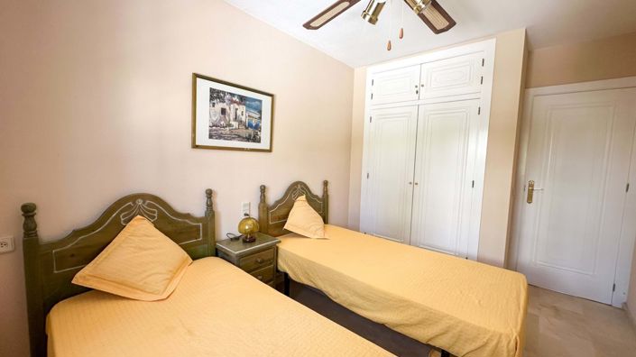 Image No.20-2 Bed Townhouse for sale