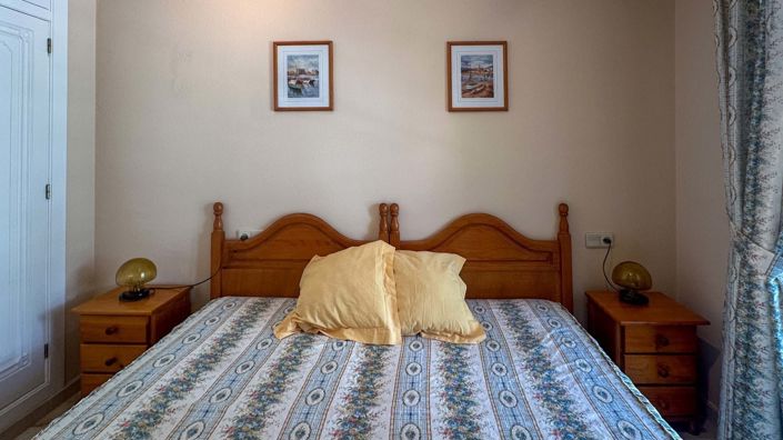 Image No.27-2 Bed Townhouse for sale