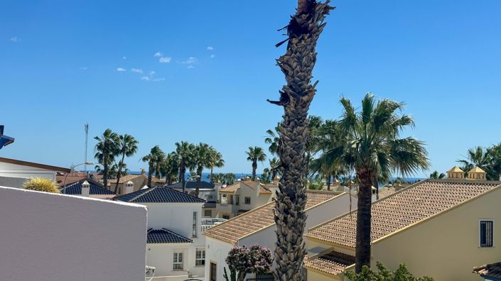 Image No.33-2 Bed Townhouse for sale