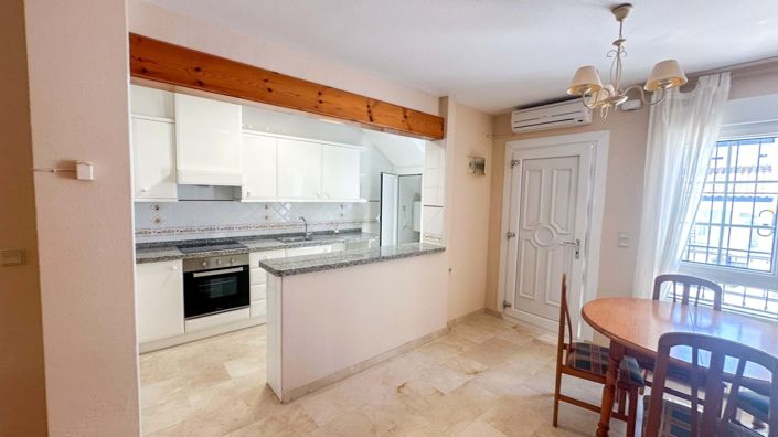 Image No.9-2 Bed Townhouse for sale