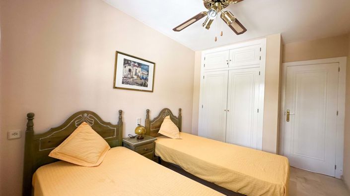 Image No.15-2 Bed Townhouse for sale