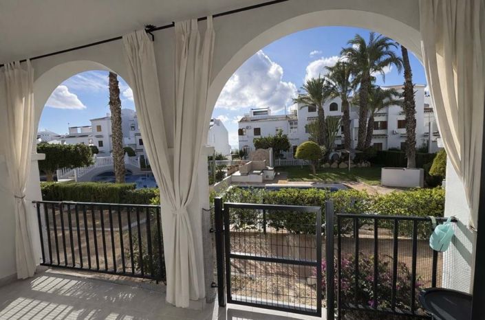 Image No.8-3 Bed Townhouse for sale