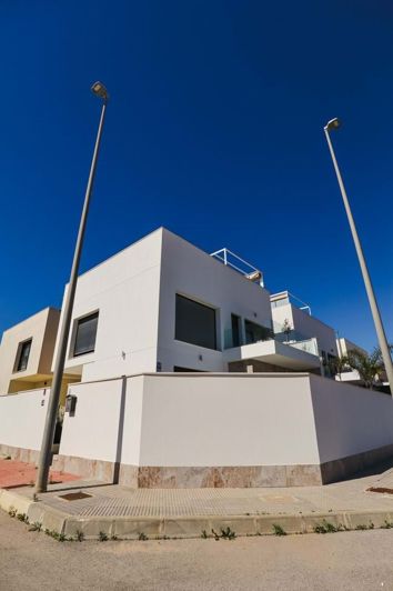 Image No.14-3 Bed Villa for sale