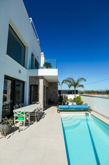 Image No.2-3 Bed Villa for sale