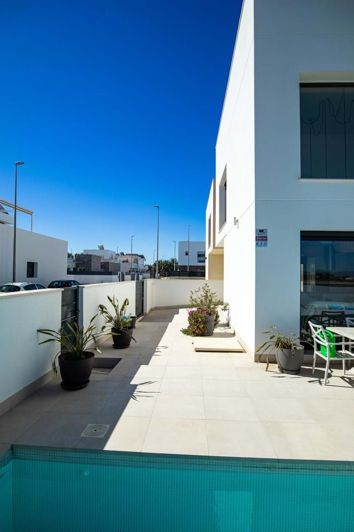 Image No.4-3 Bed Villa for sale