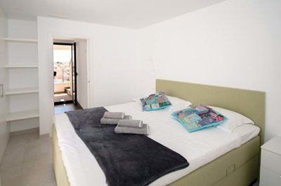 1447-665332-78d1f4f8b6655591b02d22fabb36a692d